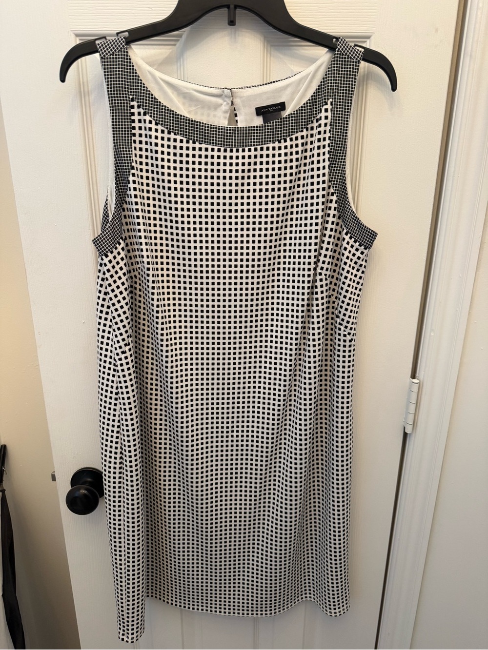 Ann Taylor Black & White Sleeveless Midi Shift Dress W-Large